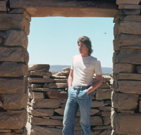 Paul Augustinus in the ruins of an old Karoo farmhouse